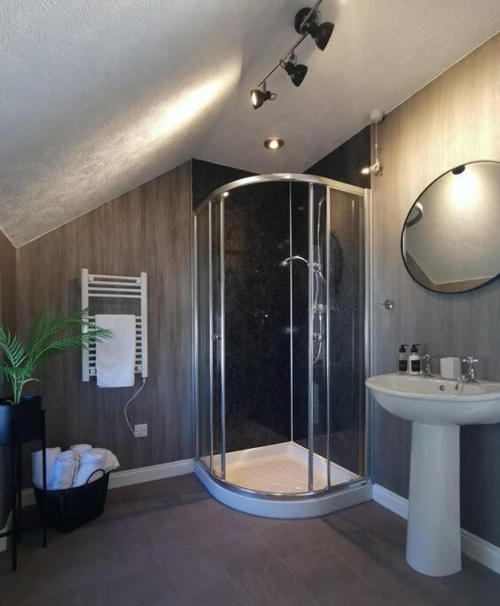 B'Dazzled Flat, Castletown Apartman Thurso Kültér fotó